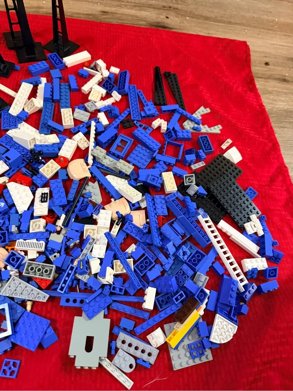 Legos mixed lot 4.9 lbs with Minecraft minifigures